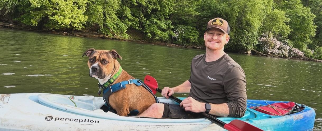 Teddy in Kayak